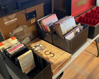 Cassettes, 8 Tracks, CDs