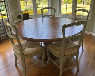 60" Round Century Furniture Town & Country Dining Table and 5 Montpellier Dining Chairs with Rush Seats.
