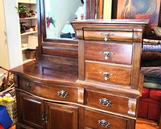 Unmarked Bedroom Suite ~ Bought from Haverty's