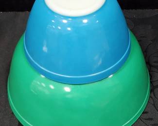 Pyrex primary colors bowl