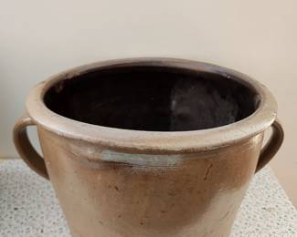 Stoneware double handle pottery 
