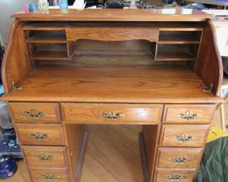 Cute little rolltop desk - with no roll