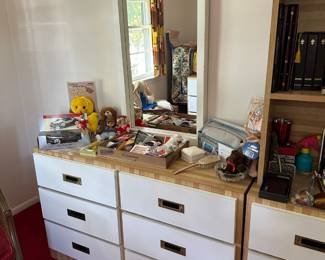 Dresser w/ Mirror