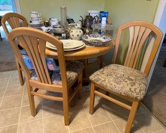 Kitchen Table w/ 4 Chairs