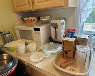Microwave, Pyrex, Pampered Chef