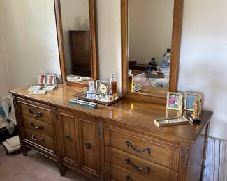 Dresser w/ Pair of Mirrors