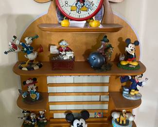 Vintage Danbury Mint Walt Disney Character Month Figures. Mickey Display
