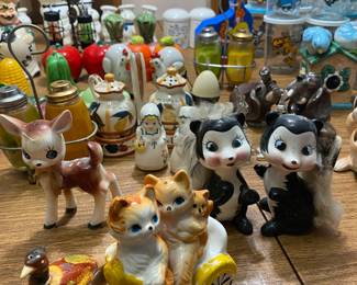 Vintage Salt Pepper Shakers