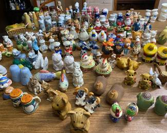 Vintage Salt/Pepper Shakers!