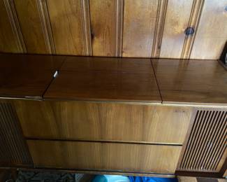 Mid Century Stereo Phongraph/Cabinet