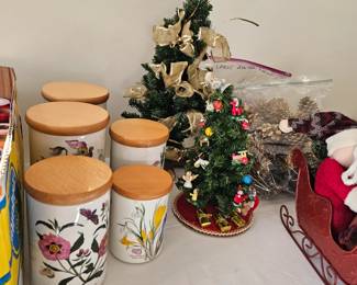 Portmeirien canister set