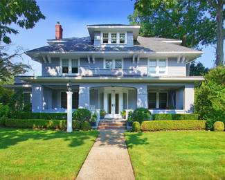 GARDEN CITY ELEGANT HOME