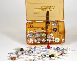 COLLECTION DOLLHOUSE MINIATURE PORCELAIN | Dollhouse miniature Quimper, Chinese export, famille rose, etc, many pieces signed, including Spode-style pieces signed J Tag, many pieces signed with conjoined initials MCK, one signed Jey, a miniature Wedgwood book with pages of text, etc.