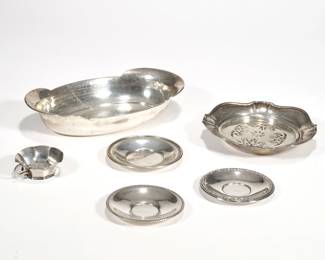 (7pc) MISC. STERLING & OTHER SILVER | 800 and sterling silver, including an 835 hammered oval dish (6.89 ozt), a sterling openwork dish and a small Chippendale-style sterling bowl (together 7.10 ozt), 3 small 800 silver dishes (together 2.77 ozt), and a small cup with various hallmarks and marked "84" - l. 10 in. (oval dish)