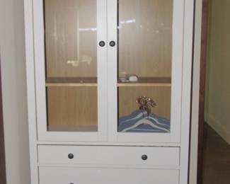 Whit hutch - perfect for towels or ?