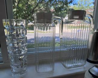 Glass pitchers (no harmful plastic!)