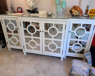 Contemporary mirrored buffet (3 pieces) with glass top
