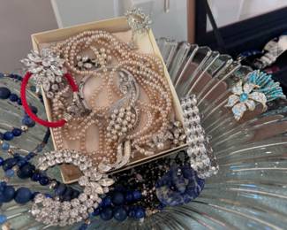 $4 costume jewelry, a huge collection of fantastic pieces!