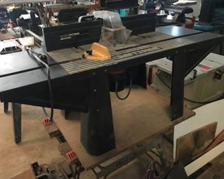 Craftsman router and table