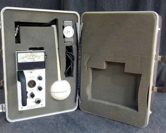 M024 Narda 8306 Isotropic Radiation Monitor