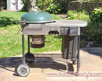 24 Weber Charcoal Propane Grill on Grill Cart