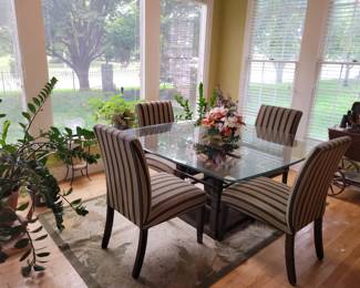 Glass top kitchen table & 4 chairs
