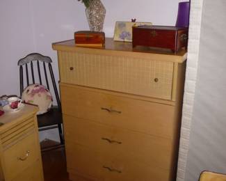 main bedroom = frame is upstairs 