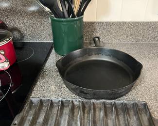 Cast iron cookware