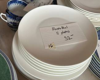 #16	Villeroy and Bach 7 pc 10.5" Dinner Plates (set of 7)	 $70.00 
