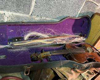 #185	Violin unbranded (as-is)	 $25.00 
