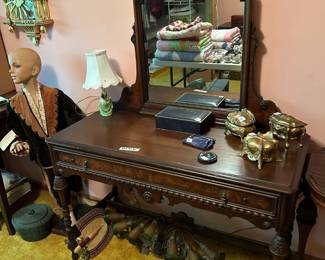 #112	Wood Antique Vanity w/arched Mirror w/1 drawer - 44x19x30  Mirror - 25x35	 $125.00 
