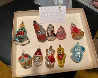 #90	10 Piece Assorted Vintage Shiny Brite ornaments	 $60.00 
