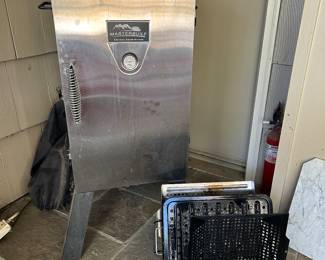 Electric smoker
