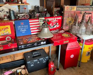 Lots of erector sets