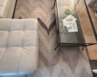 Wool 5x8 rug, coffee table 