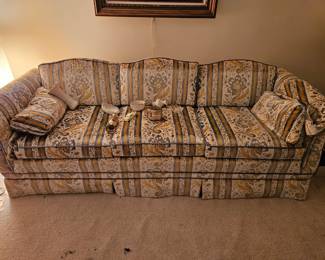 Extra Clean Retro Couch