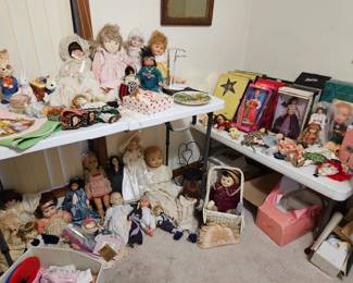 Dolls, Dolls, Dolls.... Some Collectible...Some Creepy and Ready for Halloween