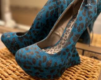 Women's dress shoes (most size 9)