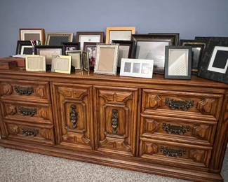 Gallery Classics by Thomasville bedroom set with dresser, wardrobe and 2 matching nightstands