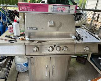 Jenn-Air IHS Infrared Gas Grill with rotisserie kit