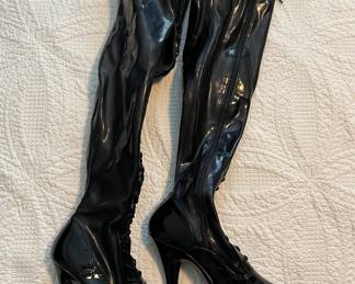 Women's faux lace-up boots