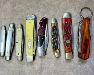 Assorted pocket knives