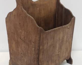 Lot # : 100 - Vintage wood magazine rack
