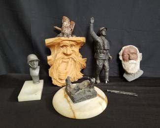 Lot # : 332 - Box of vintage figurines
