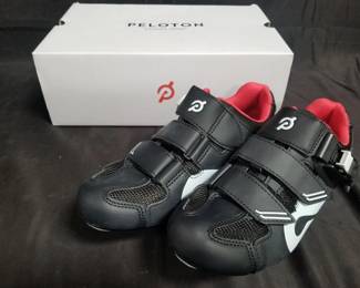 Lot # : 13 - Peloton cycling shoes in original box
