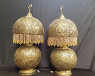 Lot # : 142 - Pair of pierced brass Syrian table lamps
