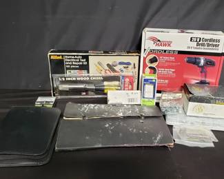 Lot # : 393 - Box of miscellaneous tools
