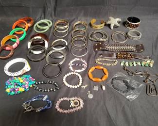 Lot # : 327 - Group of costume jewelry bracelets
