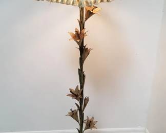 Lot # : 101 - Vintage iron floral floor lamp
