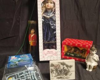 Lot # : 329 - Group of miscellaneous doll, garden decoration,
